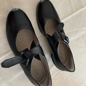 ECCO Sculptured Maryjanes